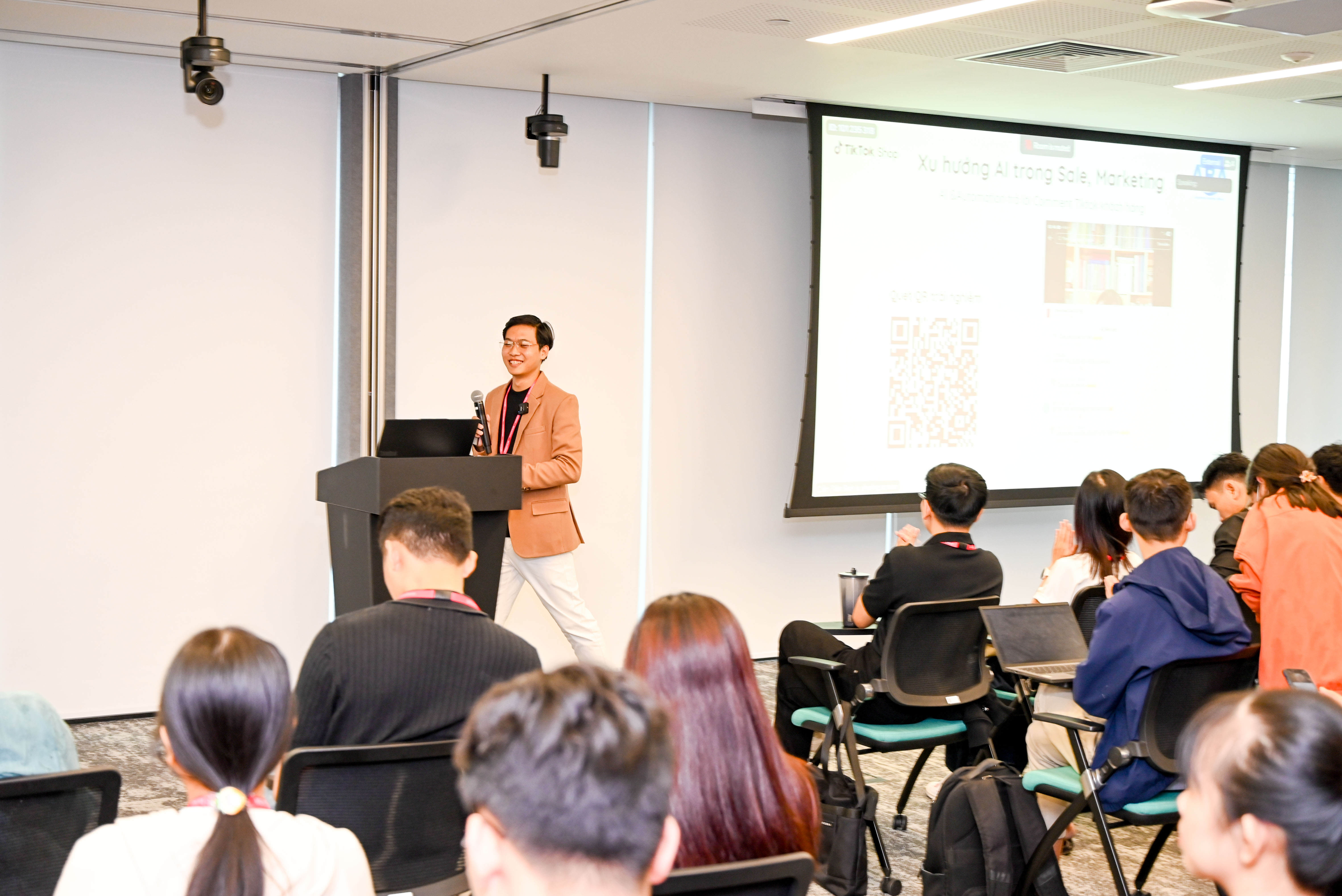 Đào tạo Host Livestream Q4